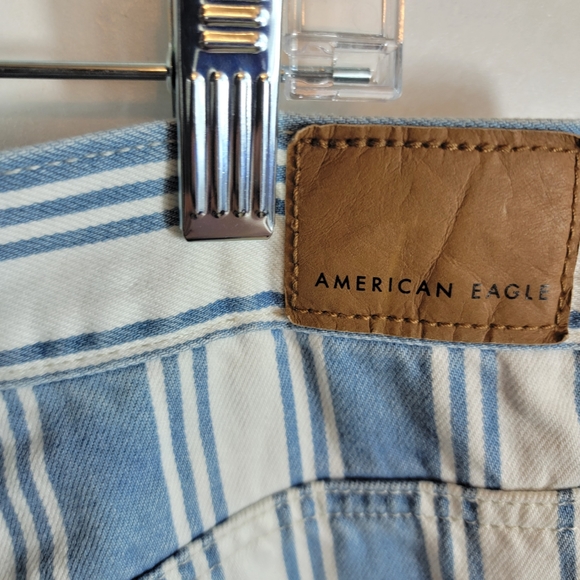 AEO Mom Pin Stripe Jeans Size 16 - Picture 6 of 7